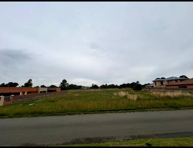 LAND FOR SALE IN SELCOURT